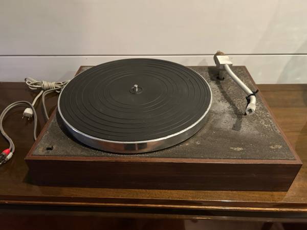 Acoustic Research AR-XA Stereo Turntable/Record Player 1