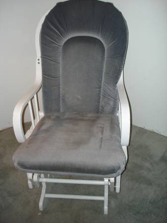 Silla reclinable acolchada Glider - $45 (Woodinville)63471462370817120