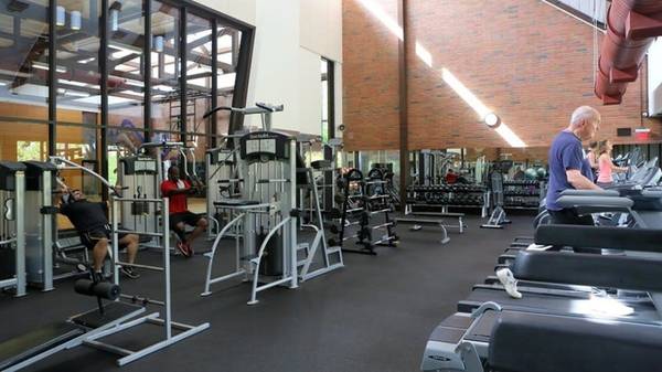 $1,795 / 1br - 789ft2 - Large Closets, Ceiling Fan, Night Patrol (50 Kerr Pkwy, Lake Oswego, OR)63831327223683124