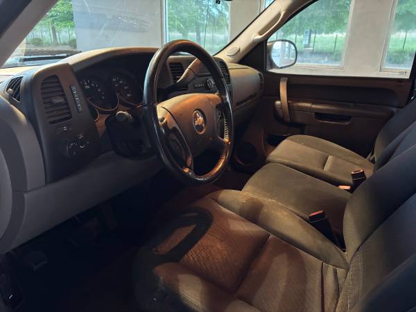 2011 CHEVY SILVERADO EXTRA CAB - $5,500 (Rock hill)63617453959299123