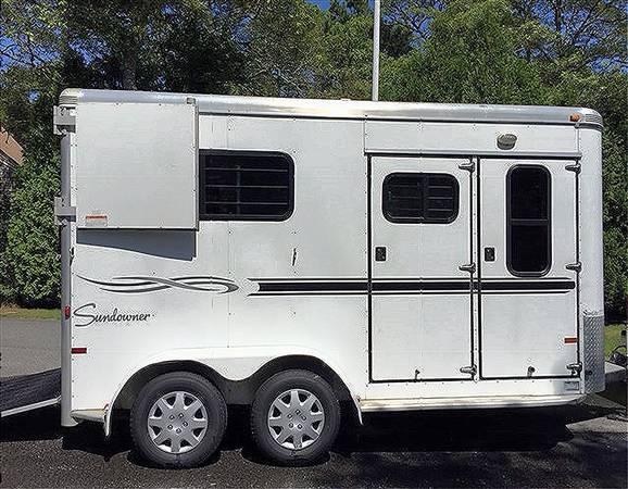 2006 sundowner 777 2 horse trailer bumper pull with dressing room extr 1