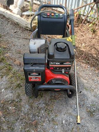 10 hp Briggs and stratton engine 1