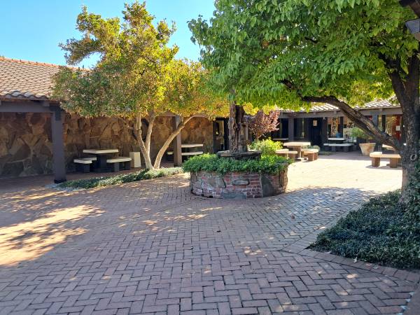 $650 / 400ft2 - Churn Creek Plaza (Redding)63972528672131120