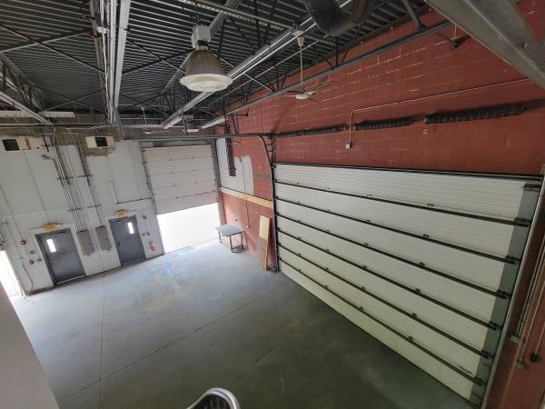 $5,100 / 3400ft2 - Unidad industrial/flexible final en alquiler en Chelmsford, MA (Drumhill). (Drumhill)63828557544449124