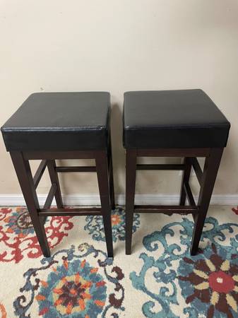 2 Padded 30” Black Seat H Barstools 15” Dos taburetes de bar - $60 (Milwaukee)63470460321283121