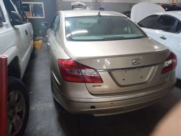 GONE BY TODAY HYUNDAI GENESIS AHORA SOLO - $2,250 (ATLANTA)63611920567553122
