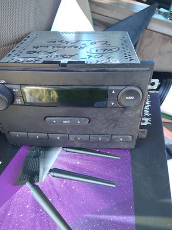 Ford stock radio 1