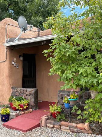 $4,700 / 2br - 1300ft2 - FULLY FURNISHED VACATION, WORK, TRAVEL, STAY, KING/QUEEN HISTORIC! (Santa Fe)63659815838849120
