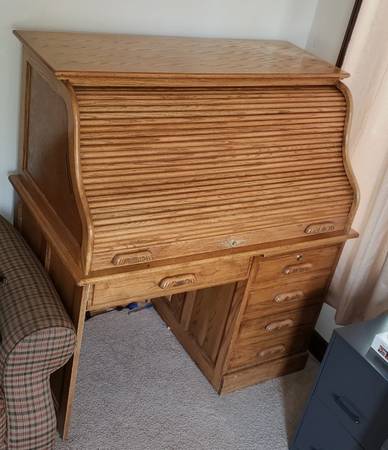 Oak Rolltop Desk, Locking Computer Desk 1