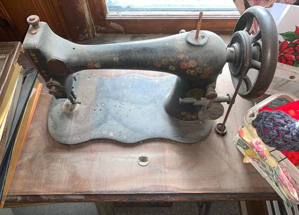 Singer sewing machine 1