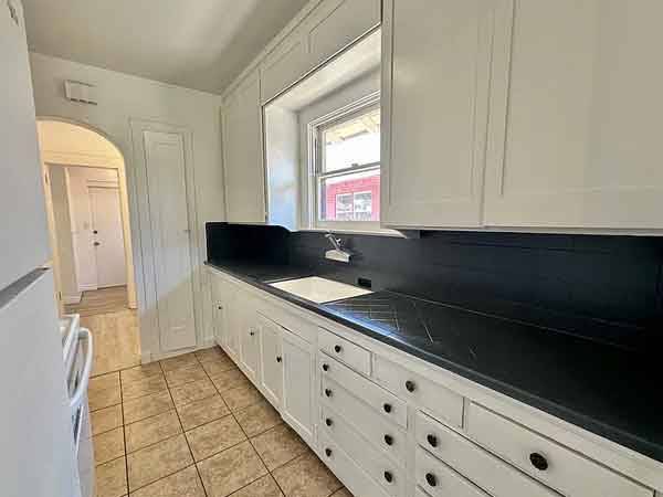 $908 / 1br - Bright 1 Bedroom Home Close to Nature Trails & Parks (haight ashbury)63889098647937124