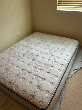 Used Queen size Mattress for sale 1