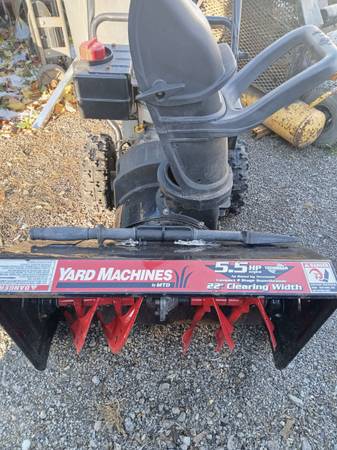 Snowblower yard machine 5.5 engine 22 inch 1