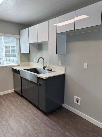 $1,600 / 2br - 900ft2 - 2 dormitorios en alquiler - $1,600 Nov-May (Tiverton)64002828807811123