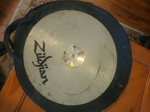 16 in. Zildjian cymbal $ 80 (Columbia)63981873968258120