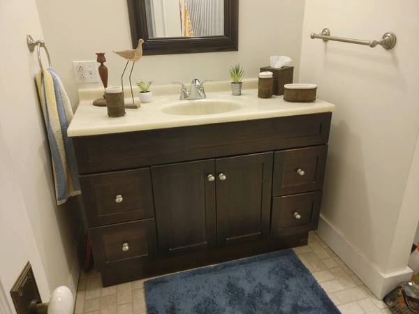 $1,420 / 1br - 980ft2 - 2nd floor Laundry, patio, shed and shared front porch. (Bennington, VT)63992934673922122