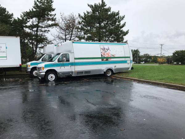2001 Ford Conversion Mobile Showroom 1
