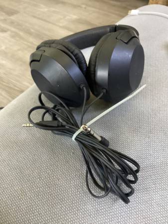Philips Over Ear Wired Stereo Headphones for Podcasts, Studio Monitori 1