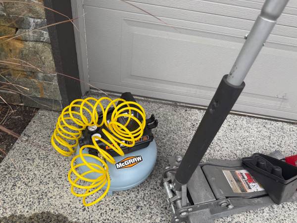 Herramientas de garaje ligeramente usadas – en excelente estado – ¡precio de venta! - $250 (Mountlake Terrace)63471459999363124