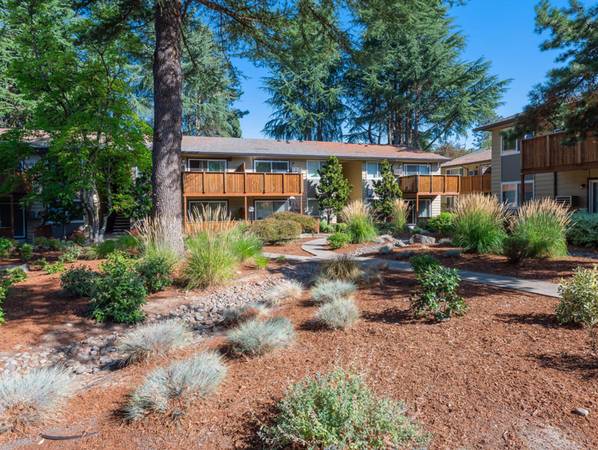 $1,575 / 2br - 1/2 MTH FREE - Upscale Suburban Living in Vose - On-site Laundry (Beaverton)63820707995521122
