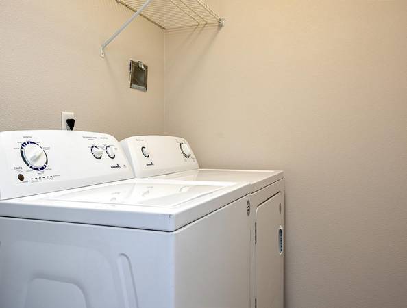 $2,400 / 3br - $1000 MUDANZA + 1 MES GRATIS - Electrodomésticos de acero inoxidable eficientes | 3 habitaciones (Vancouver)63914739624450124