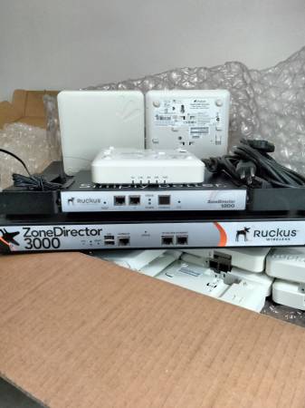 ¡VENDIDO! Mira mis otros anuncios. Sistema Ruckus Zone Director 3000 con 12 puntos de acceso inalámbrico - $60 (Wheaton)63471085213571129