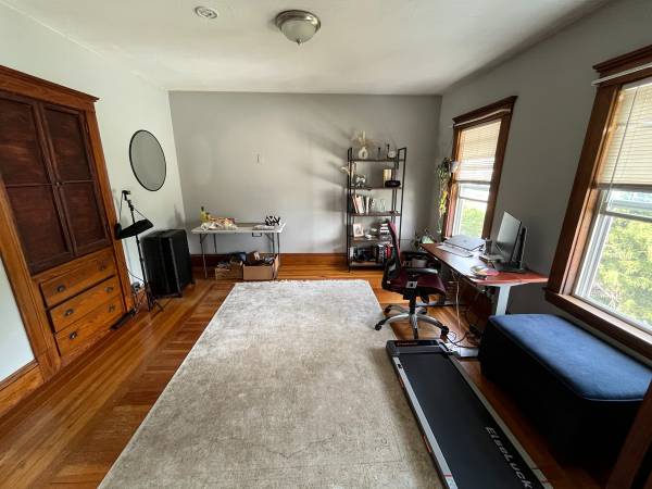 $2,500 / 2br - 1100ft2 - Amplio apartamento de 2 niveles y 6 habitaciones cerca de X-way y estación de T! ¡SIN COMISIÓN DE CORRETAJE! (Quincy)63655220391939123