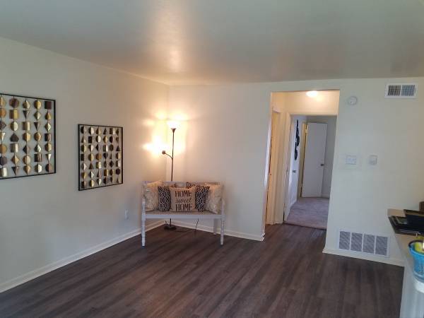 $769 / 1br - **2 MILES FROM CAMPUS* CLOSE TO NORTHGATE** AVAILABLE SOON!!!63821794238209121