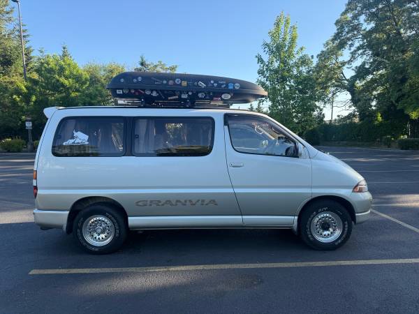 1997 Toyota Granvia JDM