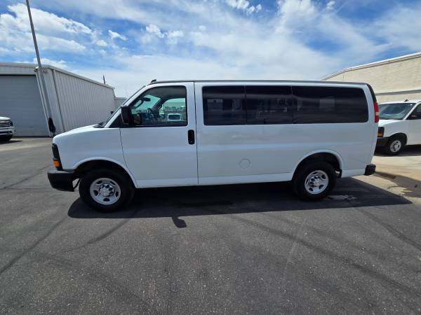 2016 Chevrolet express van 12 passenger 1