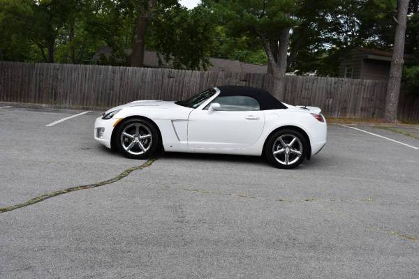 2008 Saturn SKY Red Line 2dr Convertible - $14,990 (+ Alpha Motors TN)63625152178947122
