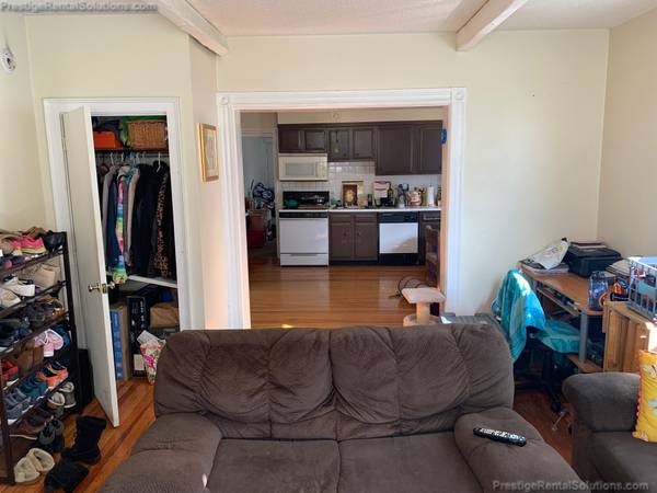 $2,125 / 1br - Nov. no fee 1 bed off moody st-Diswasher-Ht/Hw incl-Laundry-Cat ok (waltham)64141617364098120
