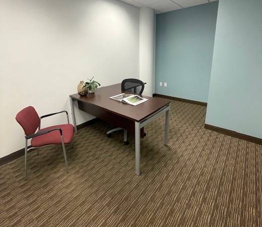 $5,004 Suite de 4 oficinas configuración perfecta para tu equipo. ¡Visítanos hoy! (Greenville)63783789241987122