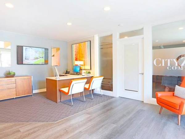 $1,677 / 2br - 855ft2 - Pet Friendly + Bark Park, Ceiling Fans63934548659970121