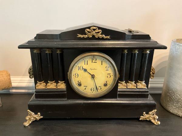 Antique Ingraham Mantel Clock - Works Perfectly 1