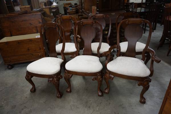 Set of 6 Chairs 1