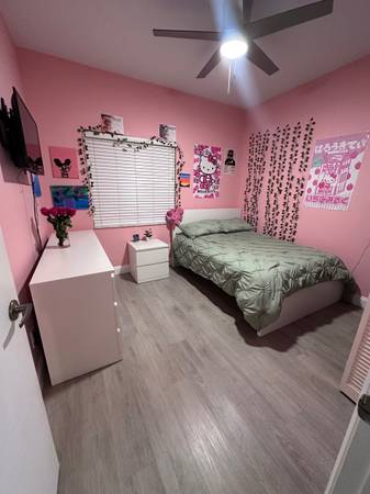 Private Room – Female Only, Bath & Laundry 1