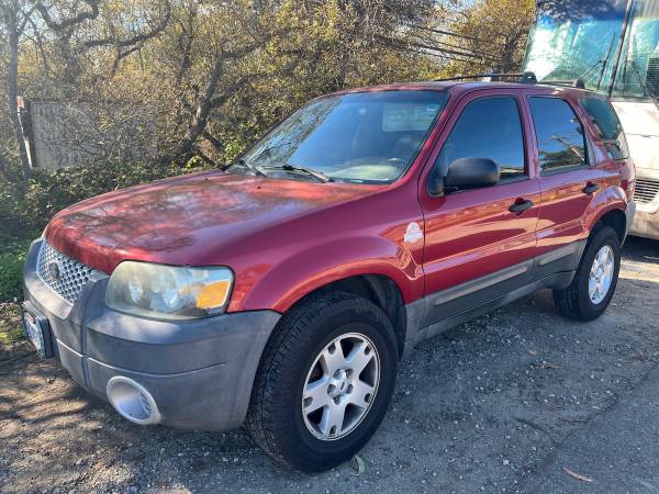 *2005 Ford Escape 1