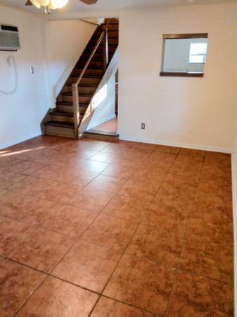 $1,050 / 1br - 975ft2 - 1 bedroom Apartment with All Bills Paid (Corpus Christi)64036536875137120