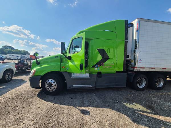 2016 Freightliner Cascadia 125 - $25,000 (Conyers)63620450237057122