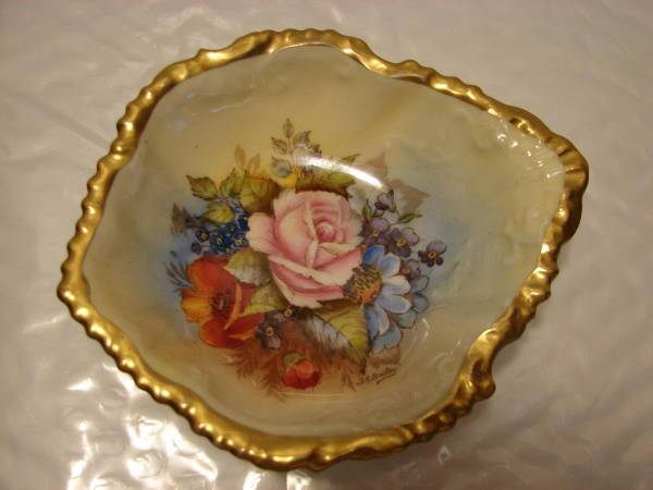 J.A. Bailey signed Vintage Aynsley Bone China Trinket Dish w/Gold Rim. 1