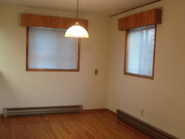 $2,195 / 3br - 1118ft2 - Lovely 3-Bedroom Ranch Home in Ridgefield for Lease (1110 NE 259th Street)63831771562497122