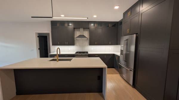 Elite Cherry Creek 2BR: 1500+ Sq Ft | 8 Weeks Free + FREE Parking! 1