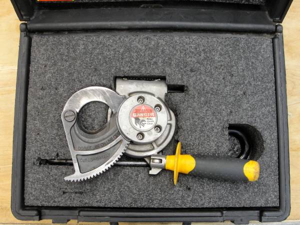 IDEAL 35-078 POWERBLADE CABLE CUTTER 1