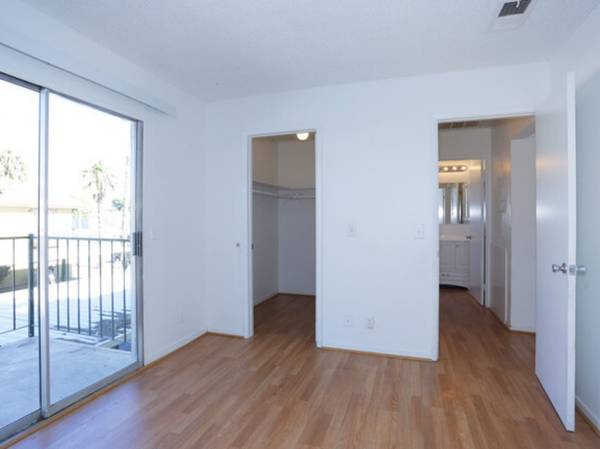 $1,010 / 1br - 600ft2 - 1/bd 1/ba, Vertical Blinds, Walk-In Closets (4801 Harrison drive , Las Vegas, NV)63859497565057122