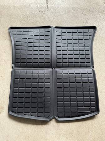 Tesla Model Y Rear Trunk Mat 1