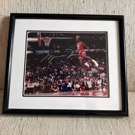 Michael jordan upper deck authenticated autographed photo 1