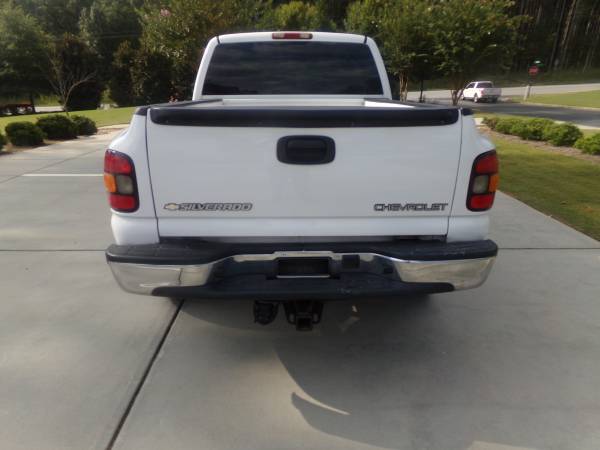 2006 chevrolet silverado 1500 lt z71 5.3 v8 4x4(170K)hwy mi runsxxx - $4,995 (riverdale)63621355886465123