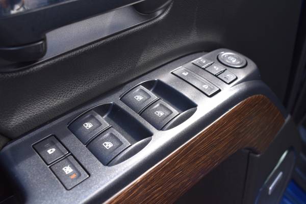 2017 GMC DENALI DURAMAX LOADED - Photo 9