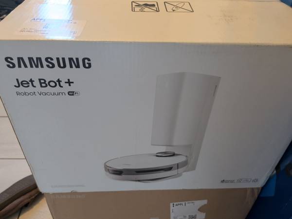 Samsung - Jet Bot+ Robot Vacuum with Clean Station - White - NEW!  INSANE DEAL 1